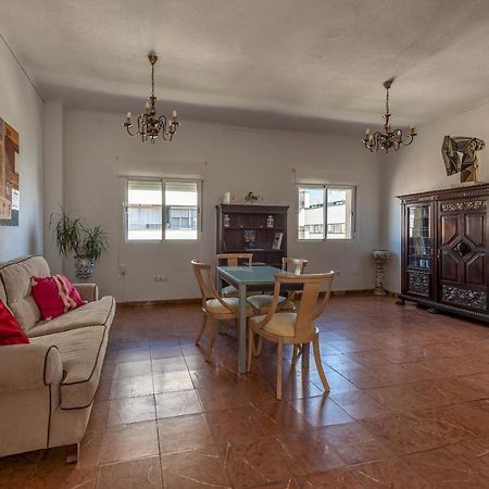 Wide And Traditional- 2Bd 1Bth- Gavidia Seville Exterior photo