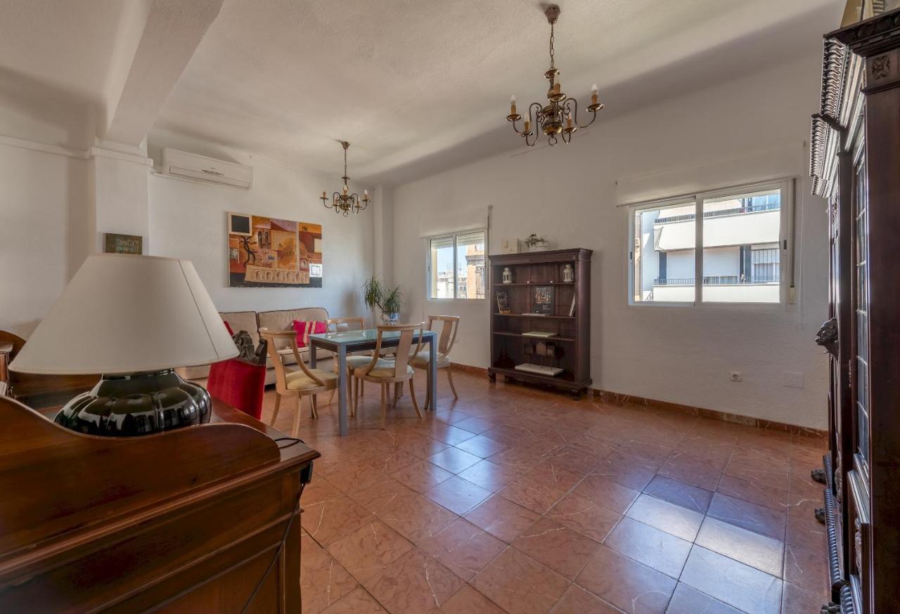 Wide And Traditional- 2Bd 1Bth- Gavidia Seville Exterior photo